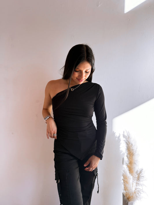 Top asimétrico en punta